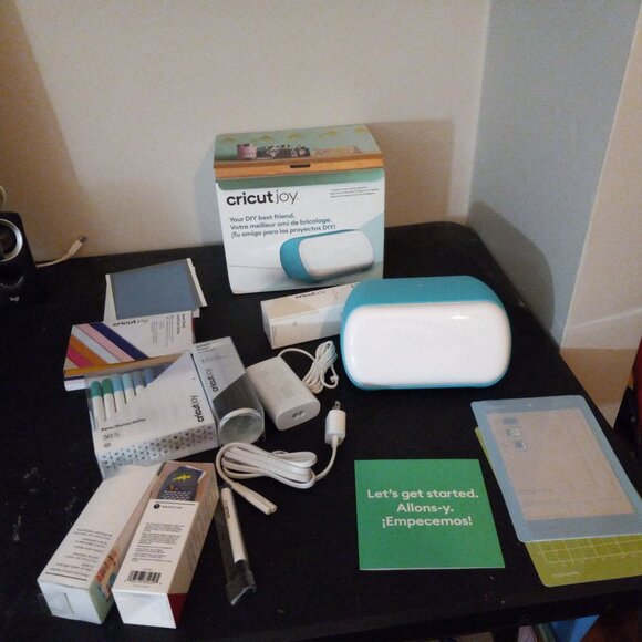 Cricut Joy™ + Smart Iron-On Bundle - Picture 3 of 9